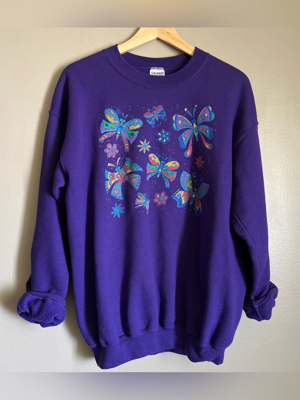 Vintage Butterfly 90s Purple Sweatshirt Gildan Tag Medium